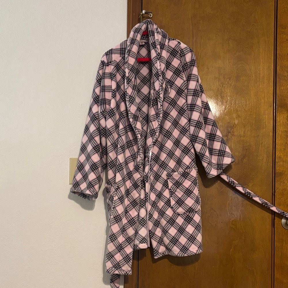 Victoria's Secret pink and black plaid fluffy robe